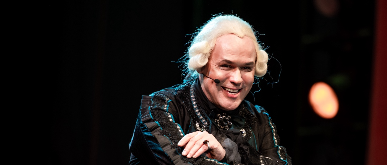 Актер Максим Аверин прочтет в Челябинской филармонии сказку «Щелкунчик»