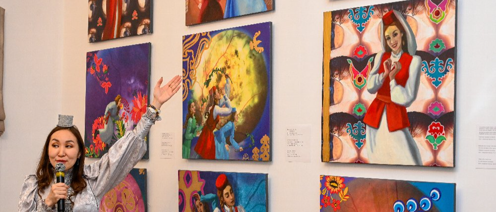 Традиционная культура народов России представлена на уникальной выставке якутской художницы