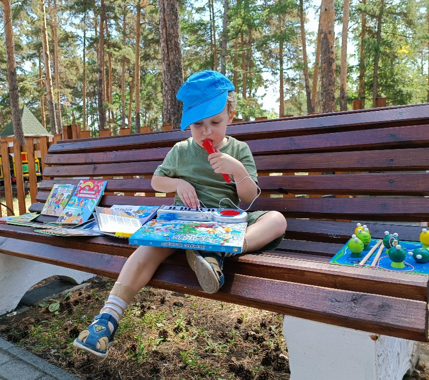  Умная библиотека открывает летний читальный зал в парке им. Ю.А.Гагарина