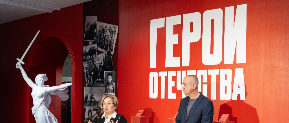 «Уголь земли русской»: Челябинские школьники создали портреты героев СВО