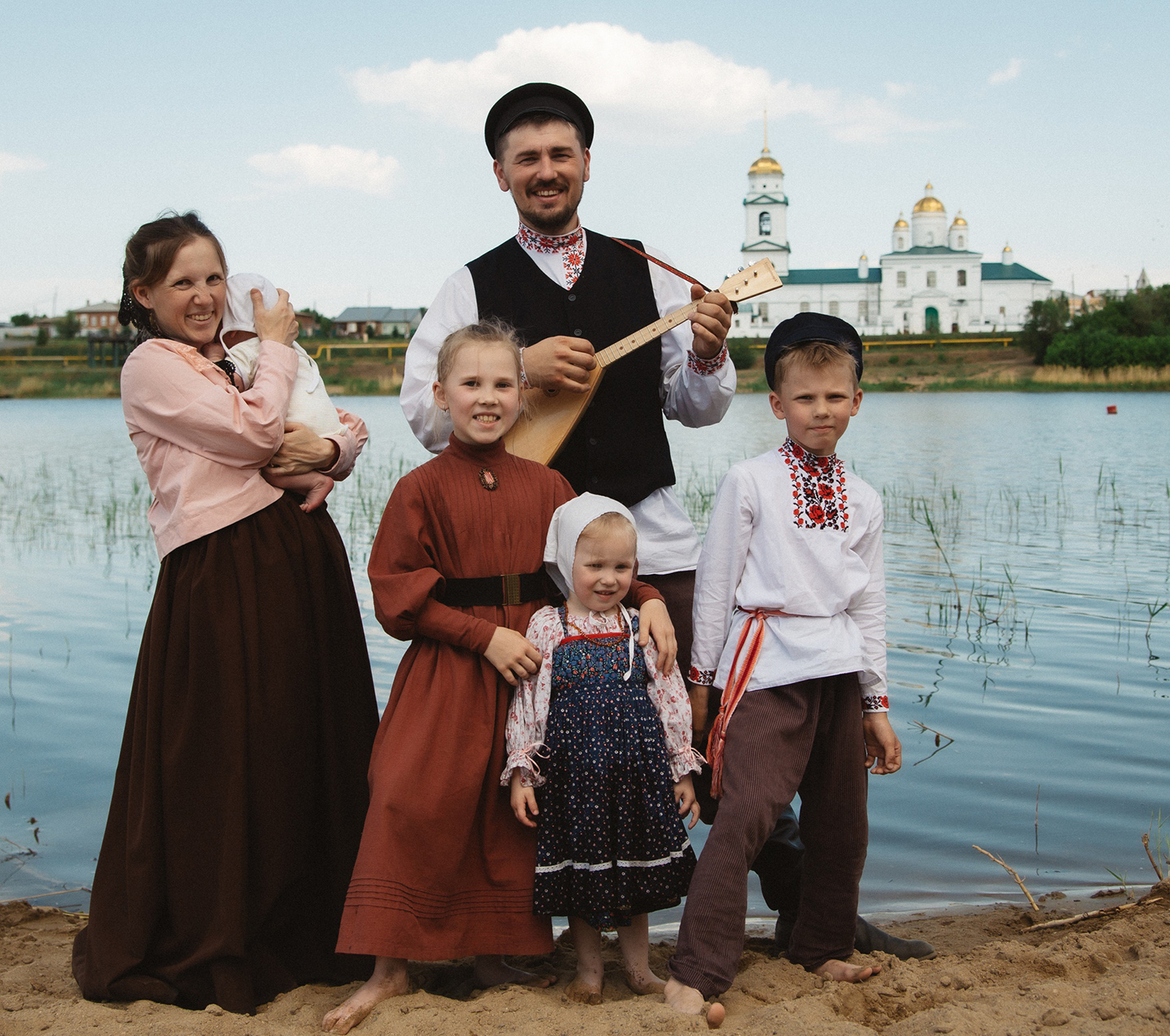 Согласно народным традициям