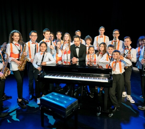 Поем вместе новогодние песни