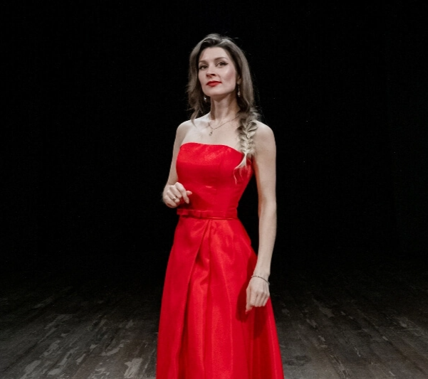 Когда приходит год молодой..