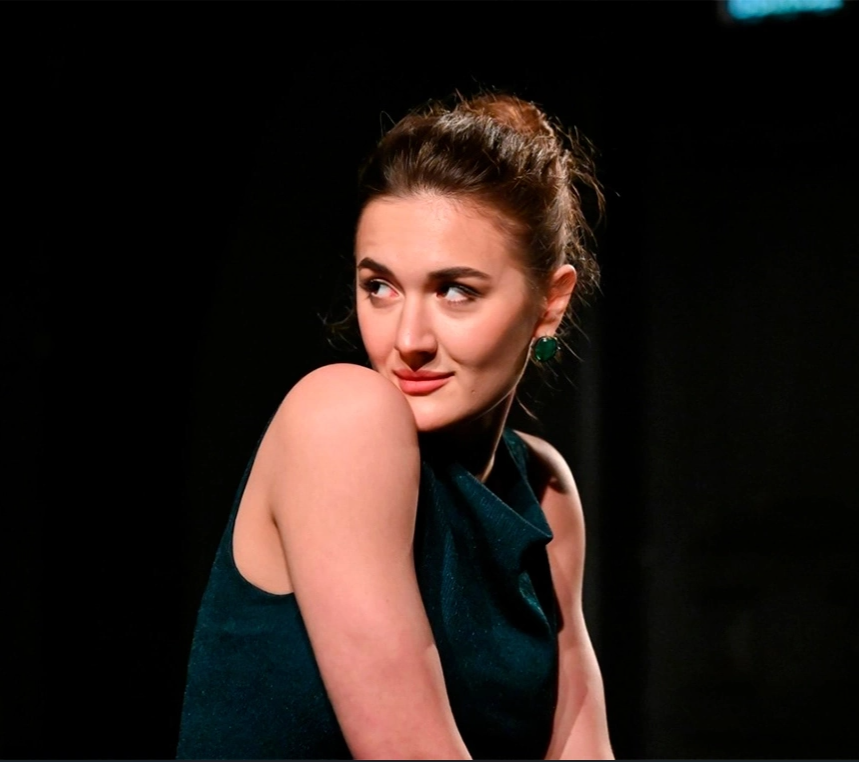 Жена-еврейка (малый зал)