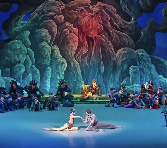 Впервые на фестивале «В честь Екатерины Максимовой» – Воронежский театр оперы и балета