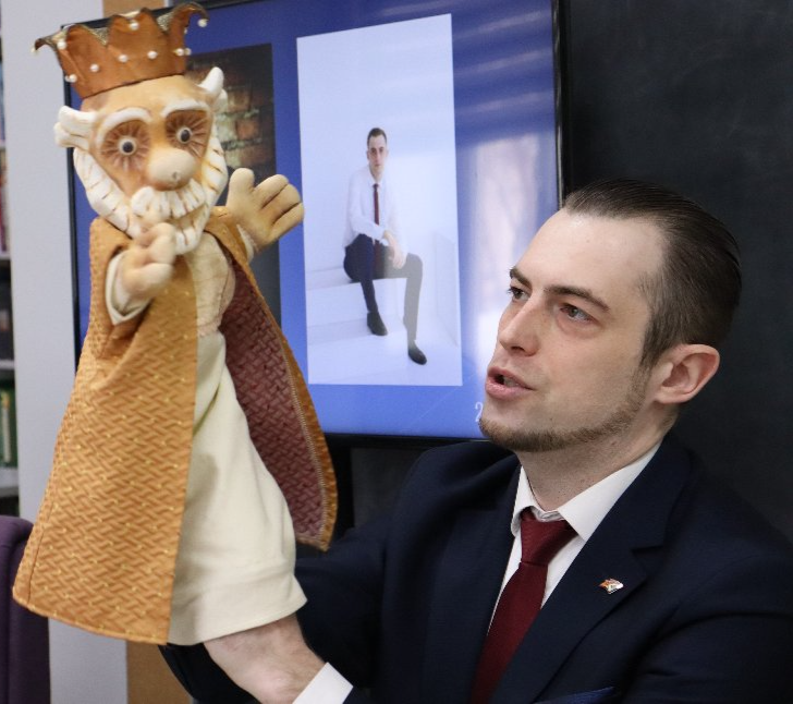 В Библиотеке мира раскрыли секреты профессии артиста кукольного театра