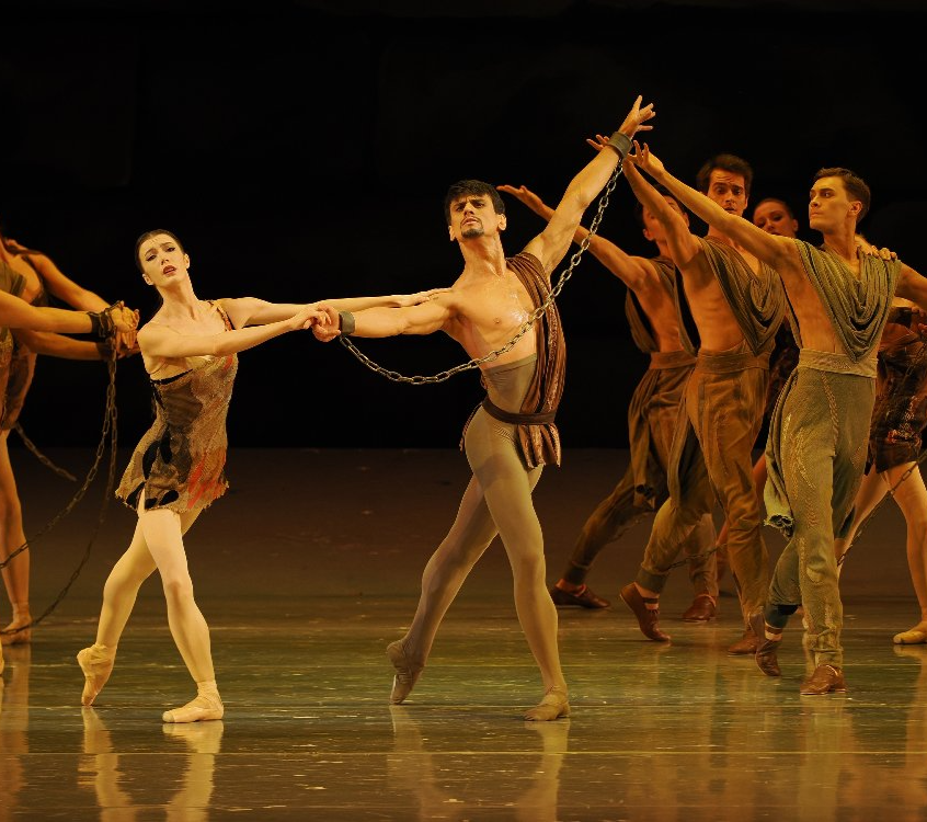 На фестивале «В честь Екатерины Максимовой» Новосибирский театр покажет спектакль «Спартак»