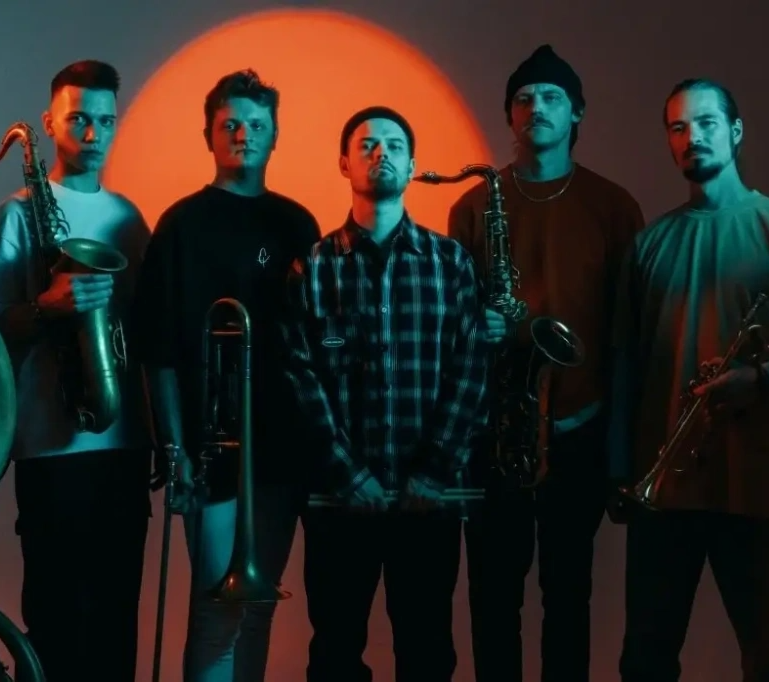 Электро-брасс шоу «Нагерс»