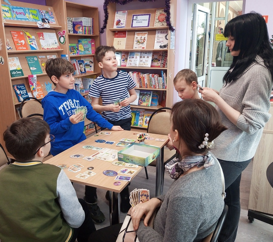 «Весенняя игротека: от первых цветов до майского солнца»: час настольных игр