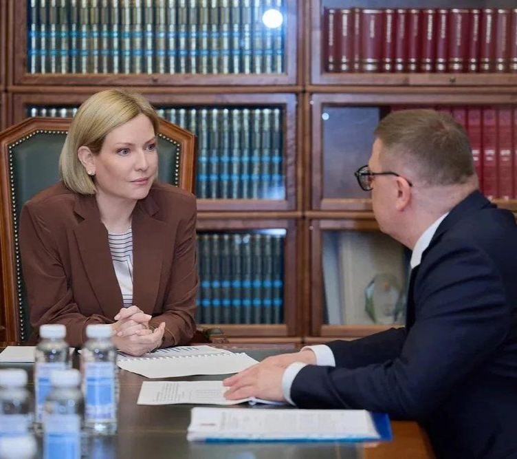 Министр культуры РФ Ольга Любимова и губернатор Челябинской области Алексей Текслер провели рабочую встречу