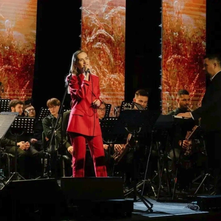 Поём вместе любимые песни