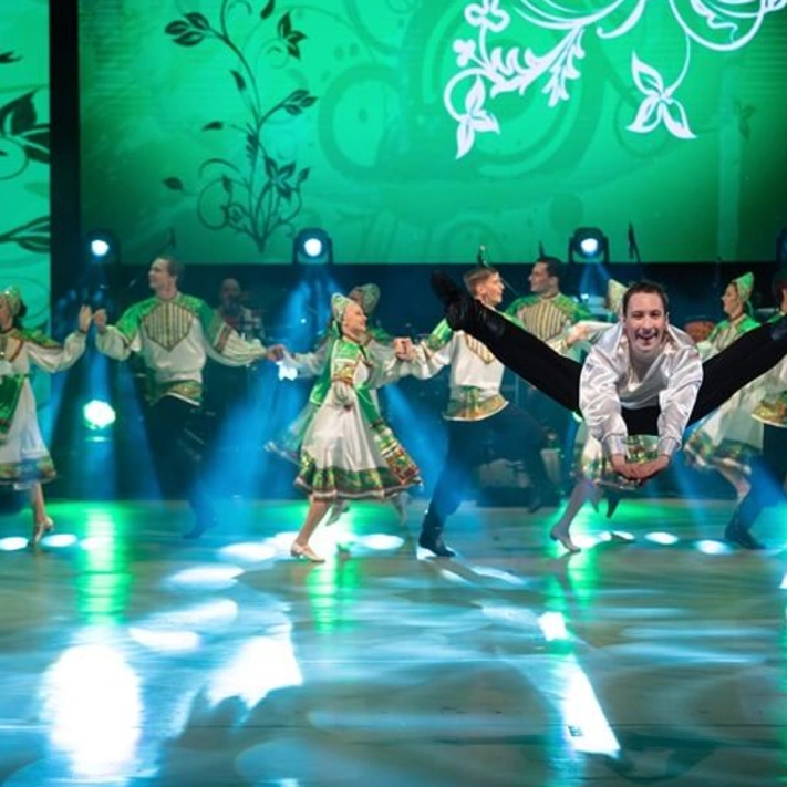 Этих дней не смолкнет слава